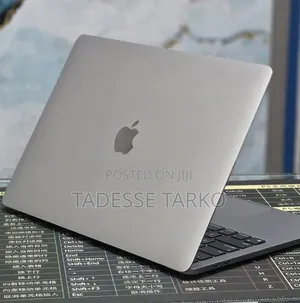 New Laptop Apple MacBook Pro 2022 M2 8GB Intel Core M2 SSD 512GB