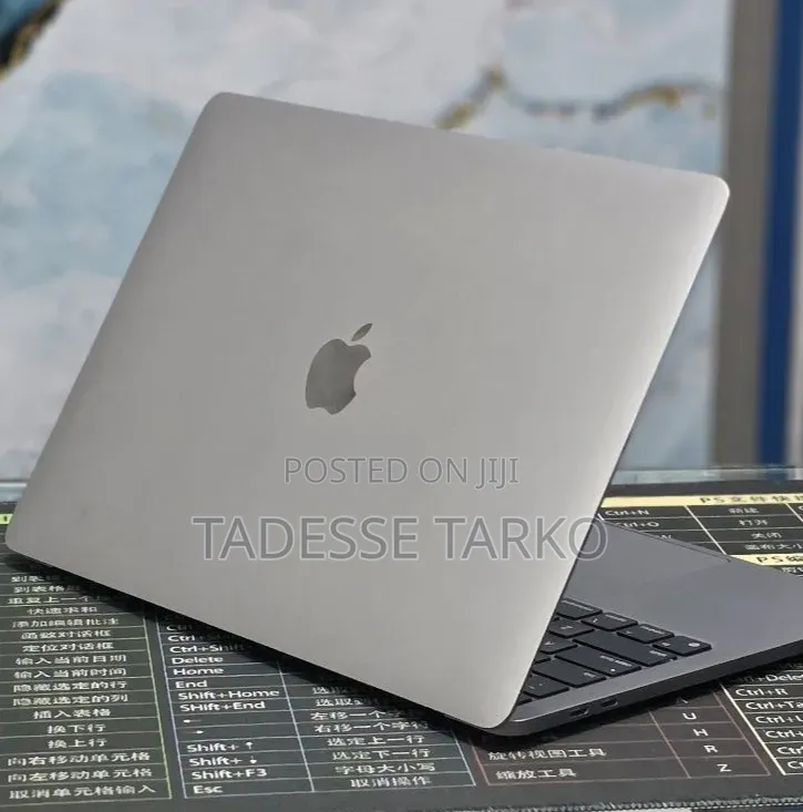 New Laptop Apple MacBook Pro 2022 M2 8GB Intel Core M2 SSD 512GB