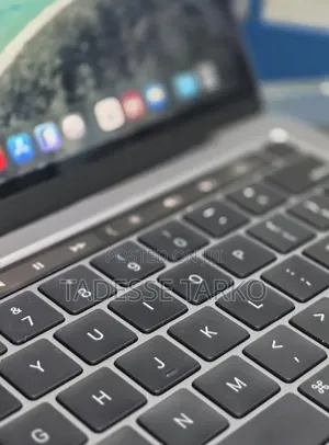 New Laptop Apple MacBook Pro 2022 M2 8GB Intel Core M2 SSD 512GB