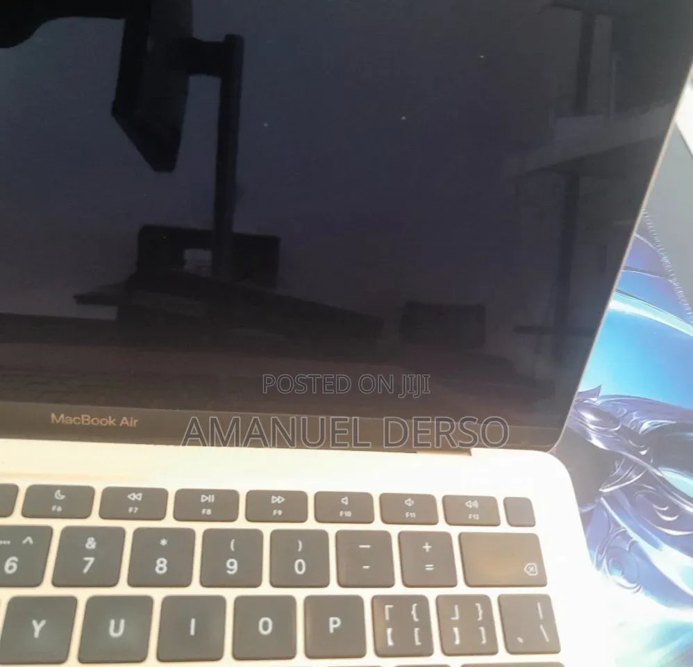 New Laptop Apple MacBook Air 2020 M1 8GB Apple M1 Pro SSD 256GB