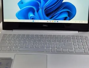 New Laptop Dell Inspiron 15 8GB Intel Core i5 SSD 256GB
