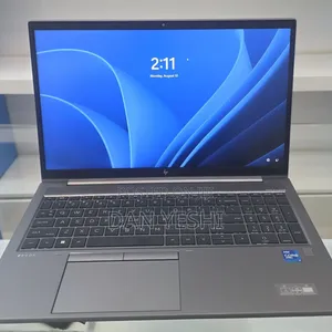 New Laptop HP ZBook Firefly G8 16GB Intel Core i7 SSD 512GB