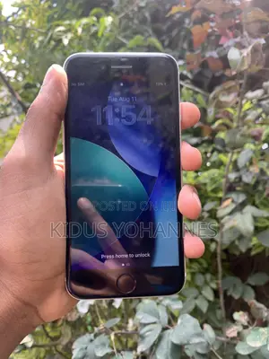 Apple iPhone SE (2020) 64 GB White