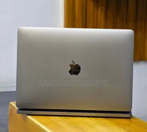 New Laptop Apple MacBook Pro 2019 16GB Intel Core i5 SSD 512GB