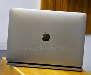 New Laptop Apple MacBook Pro 2019 16GB Intel Core i5 SSD 512GB