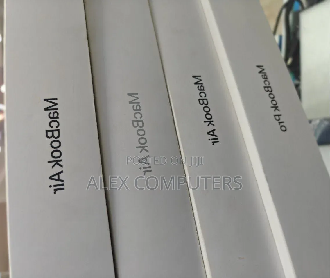 New Laptop Apple MacBook 16GB Apple M5 SSD 512GB