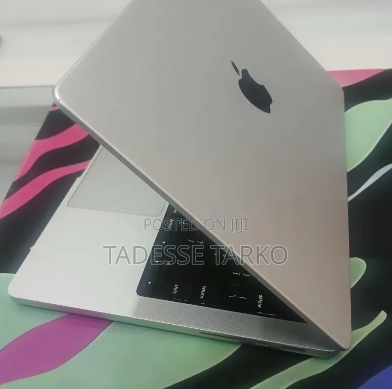 New Laptop Apple MacBook Pro 2021 M1 16GB Apple M1 Pro SSD 512GB