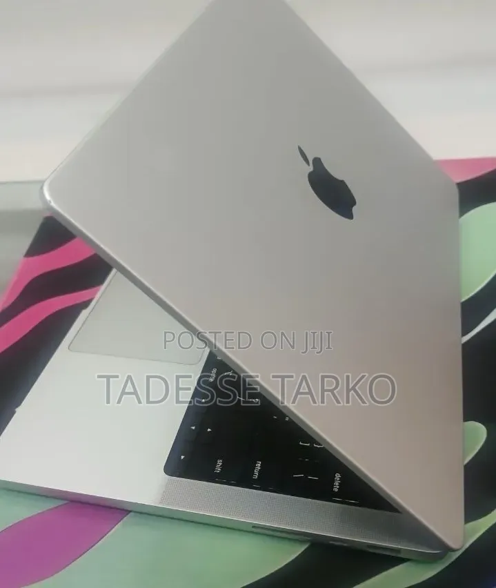 New Laptop Apple MacBook Pro 2021 M1 16GB Apple M1 Pro SSD 512GB