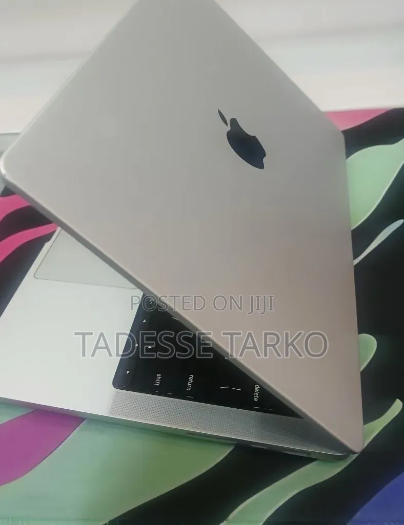 New Laptop Apple MacBook Pro 2021 M1 16GB Apple M1 Pro SSD 512GB