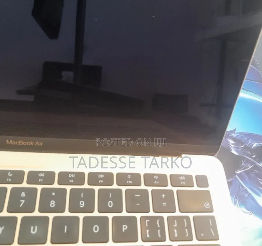 New Laptop Apple MacBook Air 2020 M1 8GB Apple M1 SSD 256GB