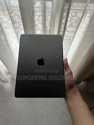 Apple iPad 10.2 (2020) Wi-Fi 64 GB Black