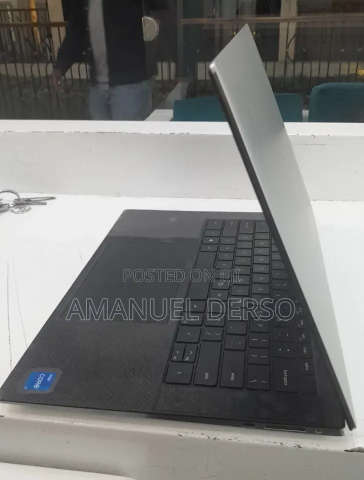 New Laptop Dell XPS 15 16GB Intel Core i7 SSD 512GB