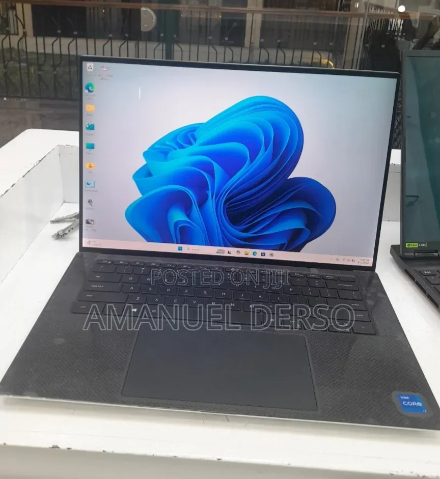 New Laptop Dell XPS 15 16GB Intel Core i7 SSD 512GB