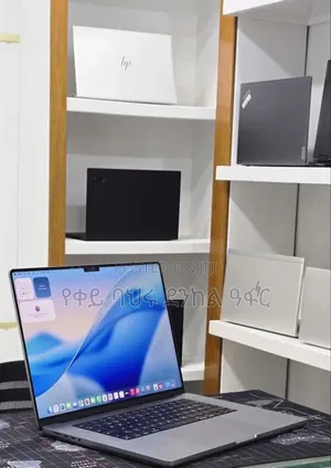 New Laptop Apple MacBook Pro 2021 M1 16GB Intel Core i7 SSD 512GB