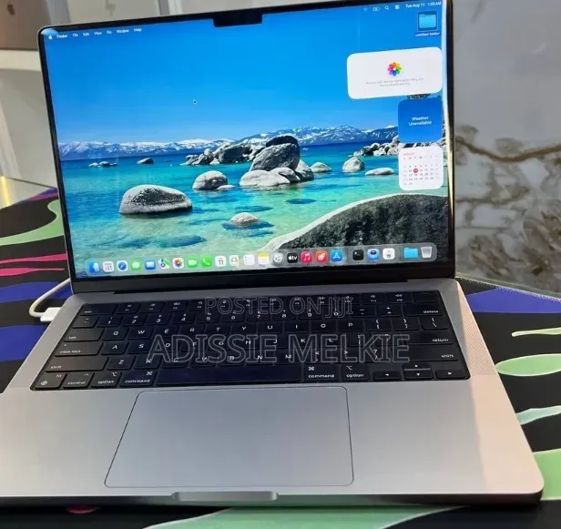 New Laptop Apple MacBook 8GB Apple M3 SSD 512GB