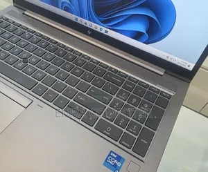 New Laptop HP ZBook Firefly G8 16GB Intel Core i7 SSD 512GB
