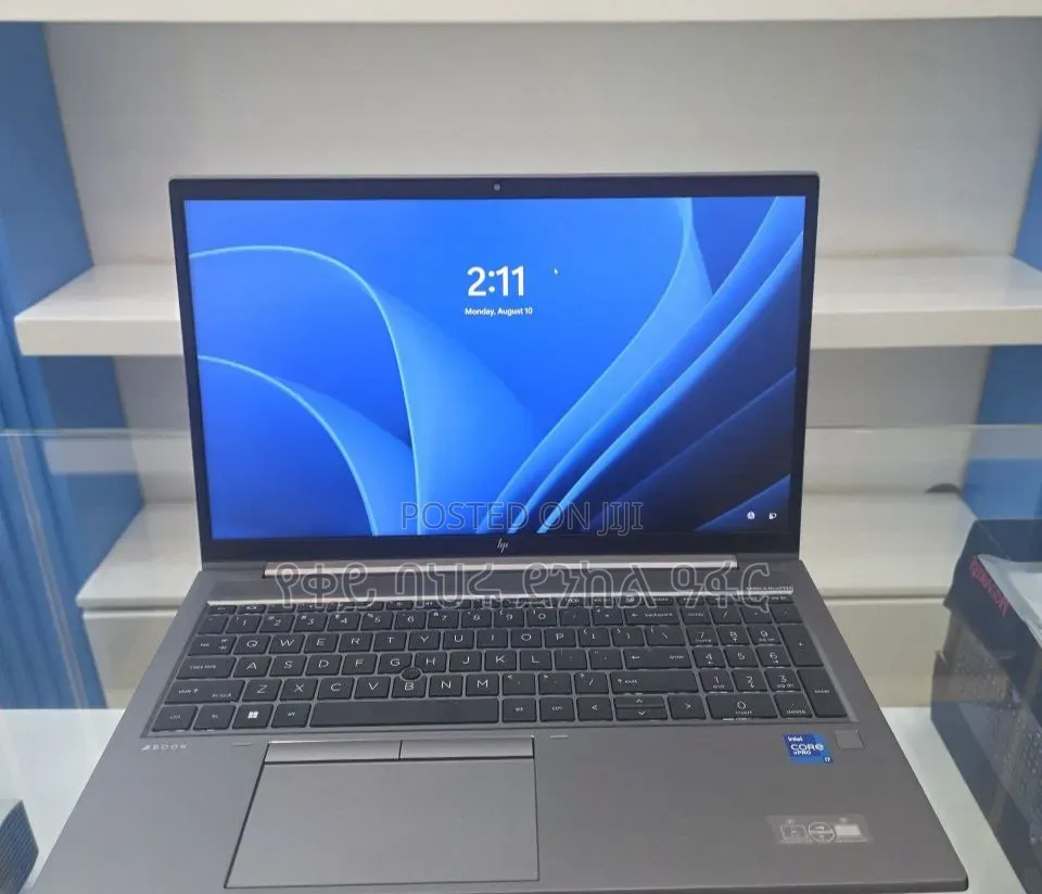 New Laptop HP ZBook Firefly G8 16GB Intel Core i7 SSD 512GB