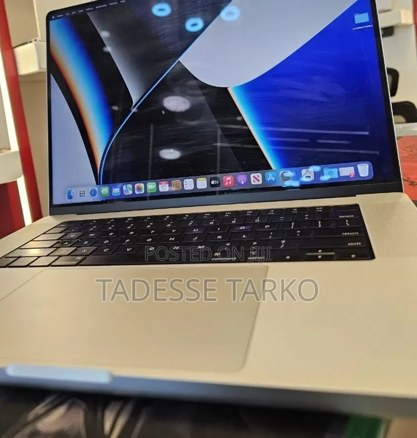 New Laptop Apple MacBook Pro 2021 M1 16GB Apple M1 Pro SSD 512GB