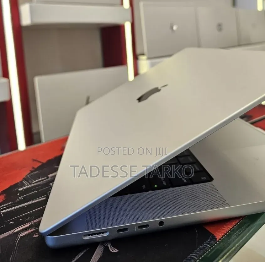 New Laptop Apple MacBook Pro 2021 M1 16GB Apple M1 Pro SSD 512GB