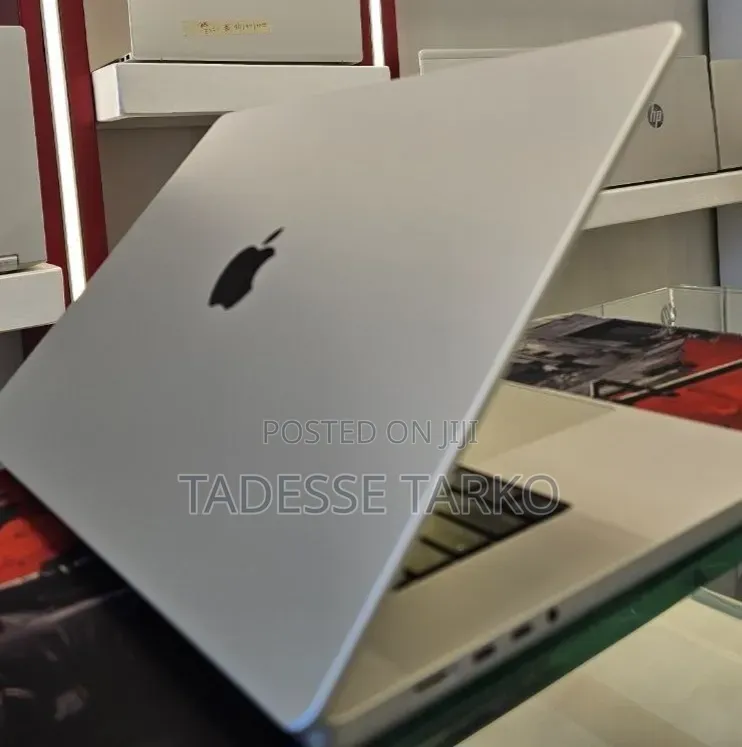 New Laptop Apple MacBook Pro 2021 M1 16GB Apple M1 Pro SSD 512GB