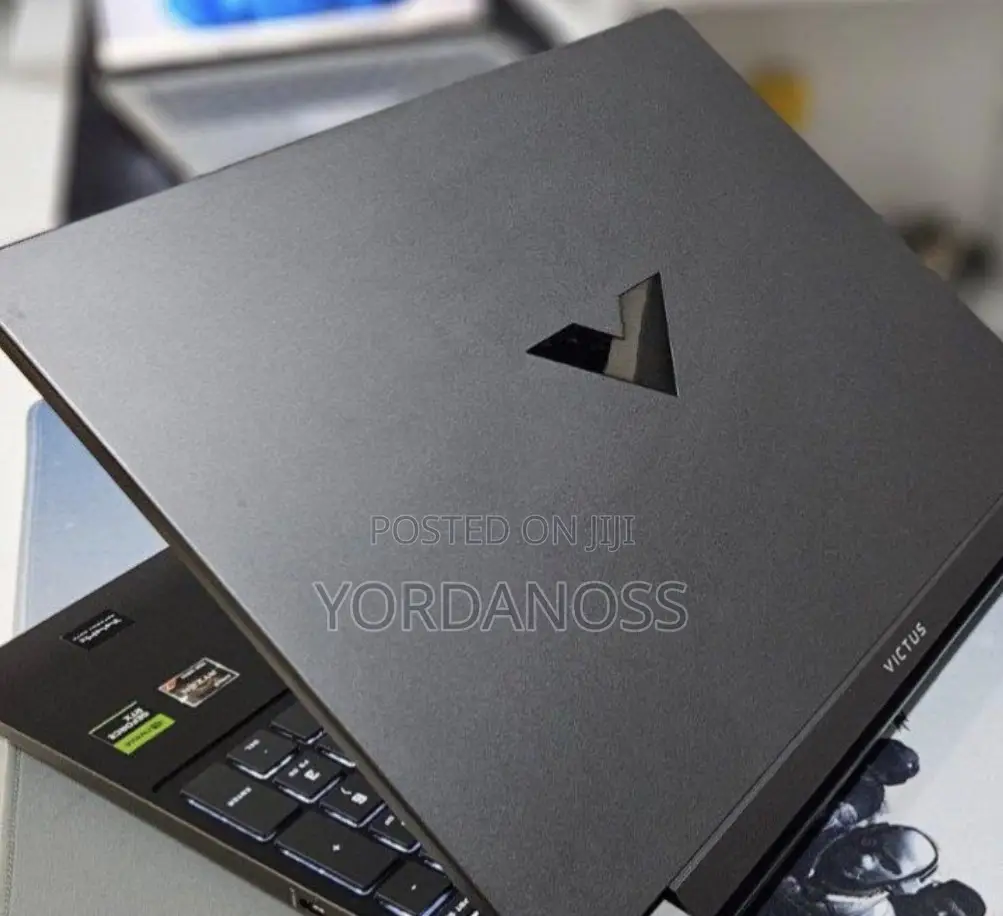 New Laptop HP Victus 16 16GB AMD Ryzen 7 SSD 512GB