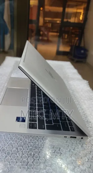 New Laptop HP EliteBook 830 G9 16GB Intel Core i5 SSD 512GB