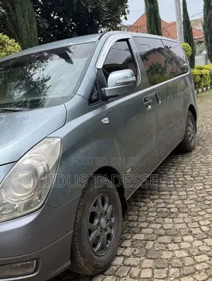 Hyundai Starex 2013 Grey