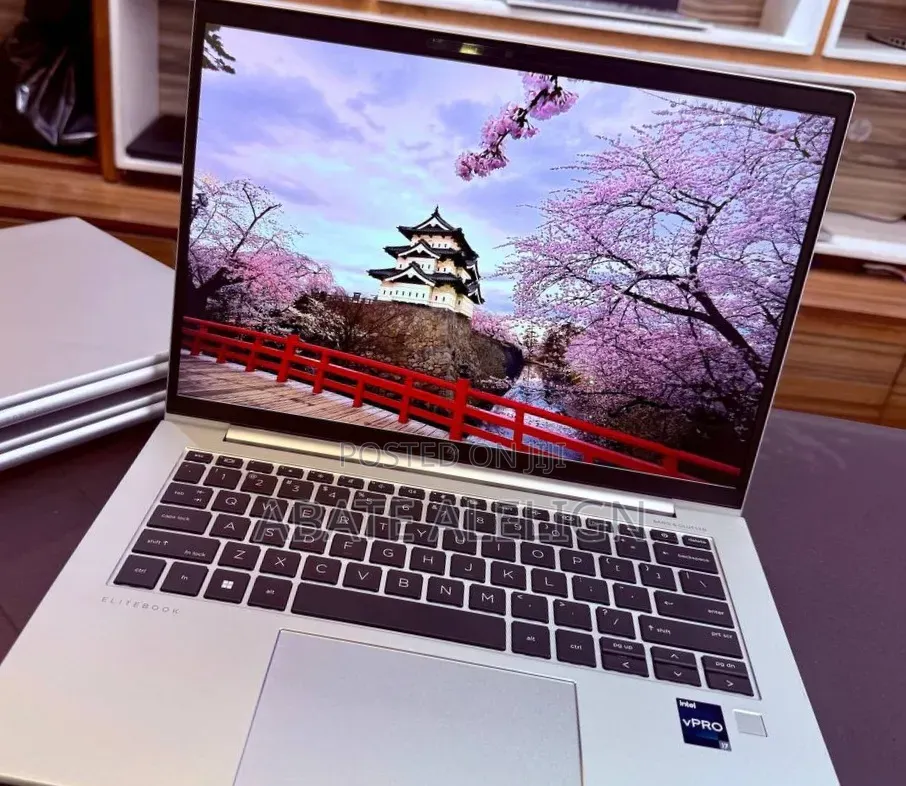 New Laptop HP EliteBook 840 G10 16GB Intel Core i7 SSD 512GB