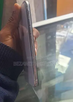 Apple iPhone X 64 GB White