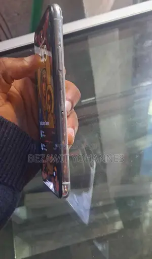 Apple iPhone X 64 GB White