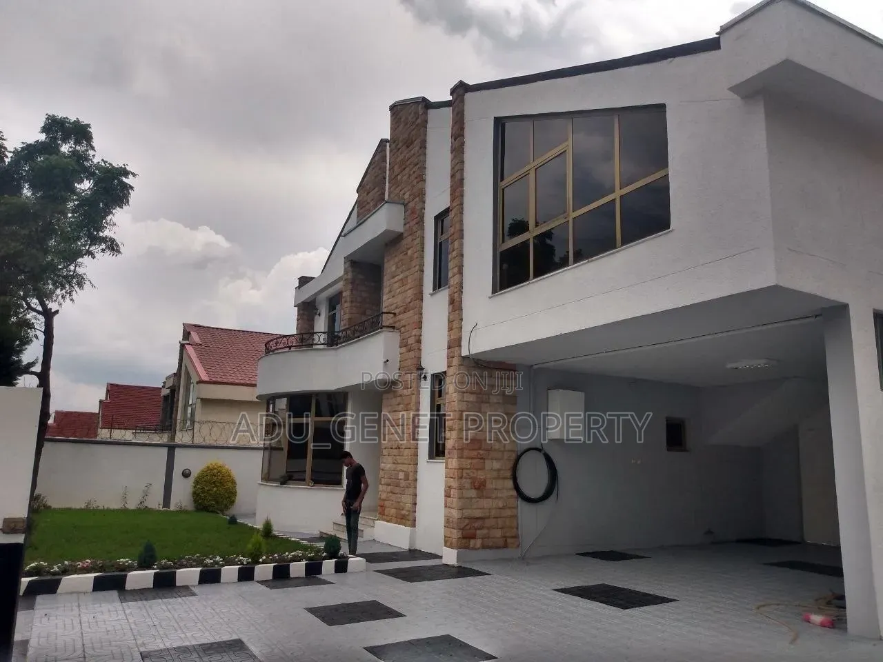Furnished 6bdrm House in Cmc, Bole for sale