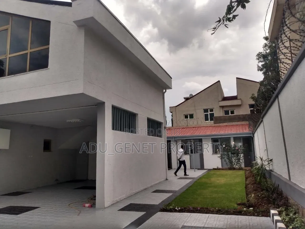 Furnished 6bdrm House in Cmc, Bole for sale
