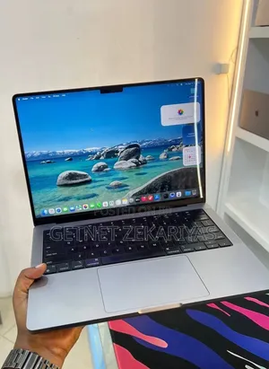 New Laptop Apple MacBook Pro 2023 M3 16GB Apple M3 SSD 512GB