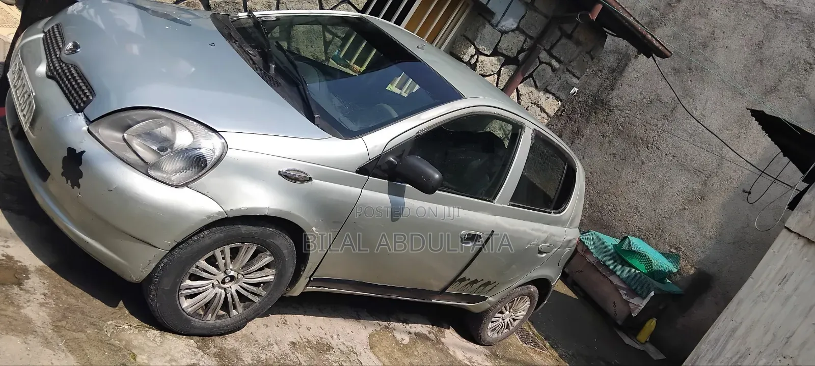 Toyota Vitz 2001
