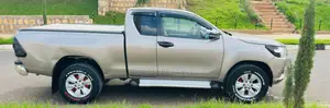 Toyota Hilux 2020 Gold