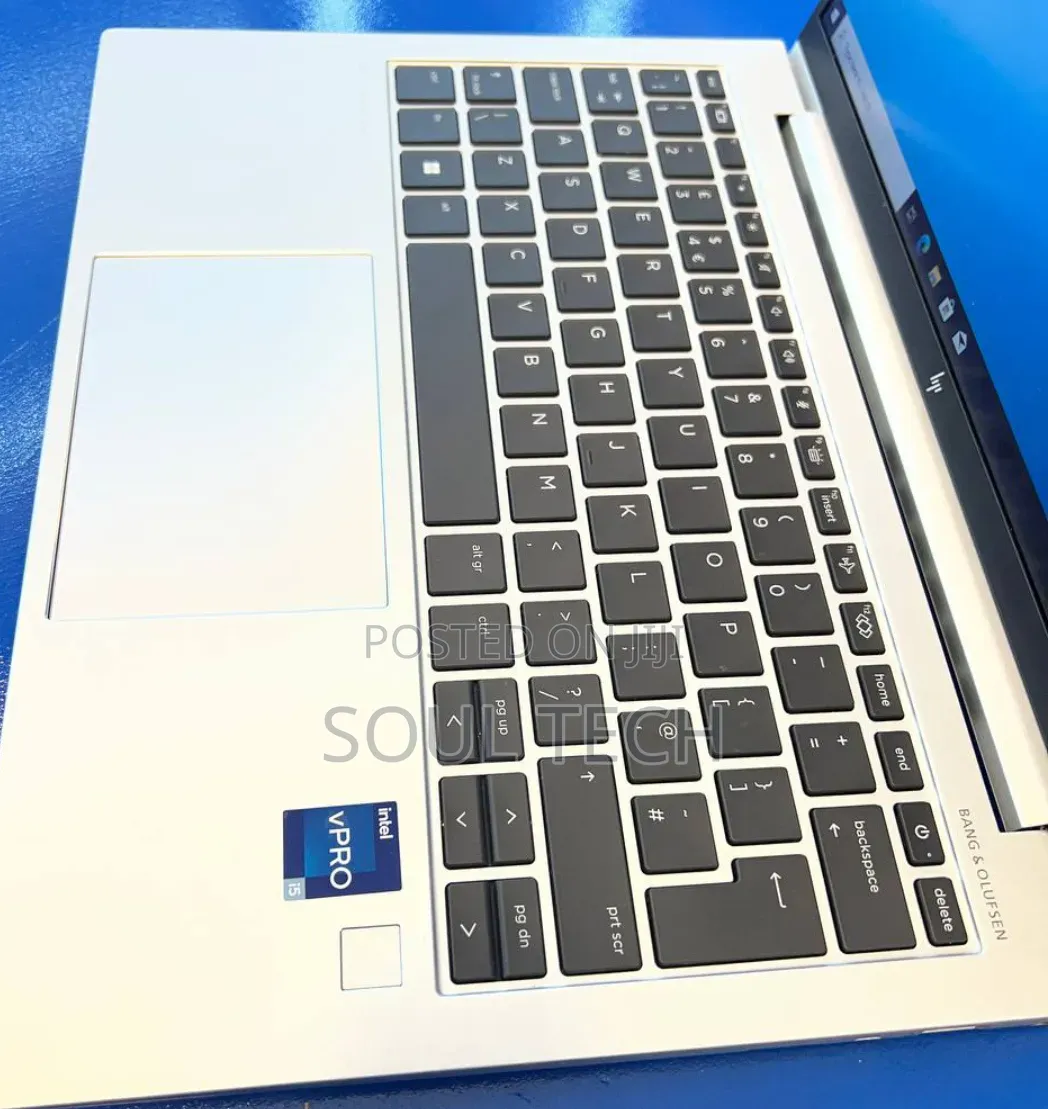 New Laptop HP EliteBook 830 G9 16GB Intel Core i5 SSD 512GB