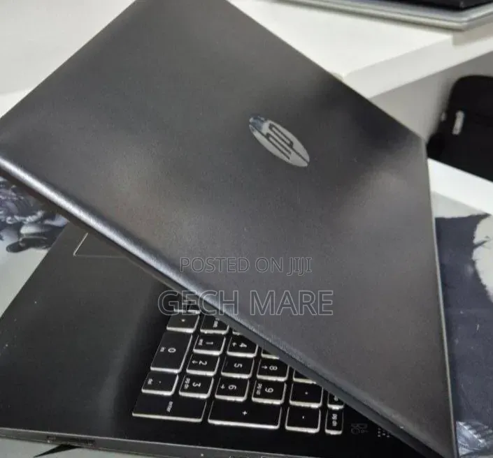 New Laptop HP Pavilion 15 8GB Intel Core i7 SSD 256GB