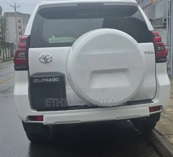Toyota Land Cruiser Prado 2019 White