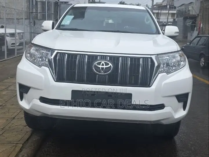 Toyota Land Cruiser Prado 2019 White