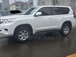 Toyota Land Cruiser Prado 2019 White