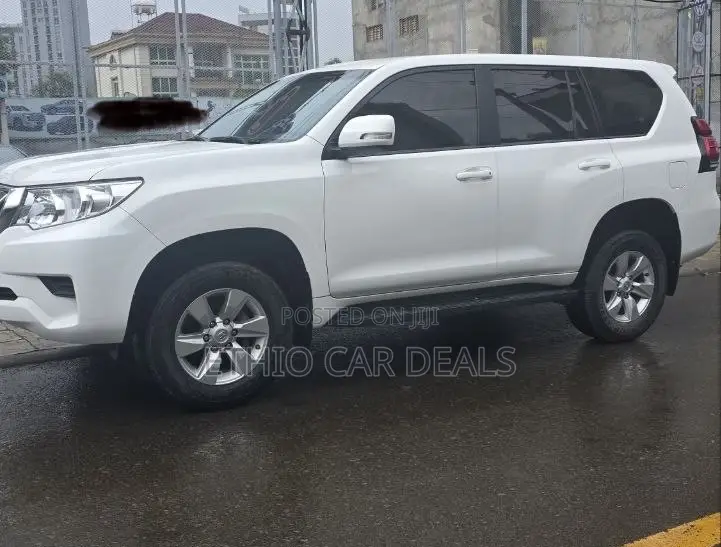 Toyota Land Cruiser Prado 2019 White