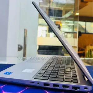 New Laptop Dell Precision 3581 16GB Intel Core i7 SSD 1T
