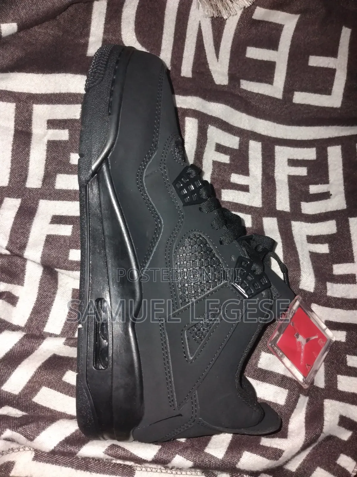 Jordan 4 the Air Jordan 4 Retro 'Black Cat' Features