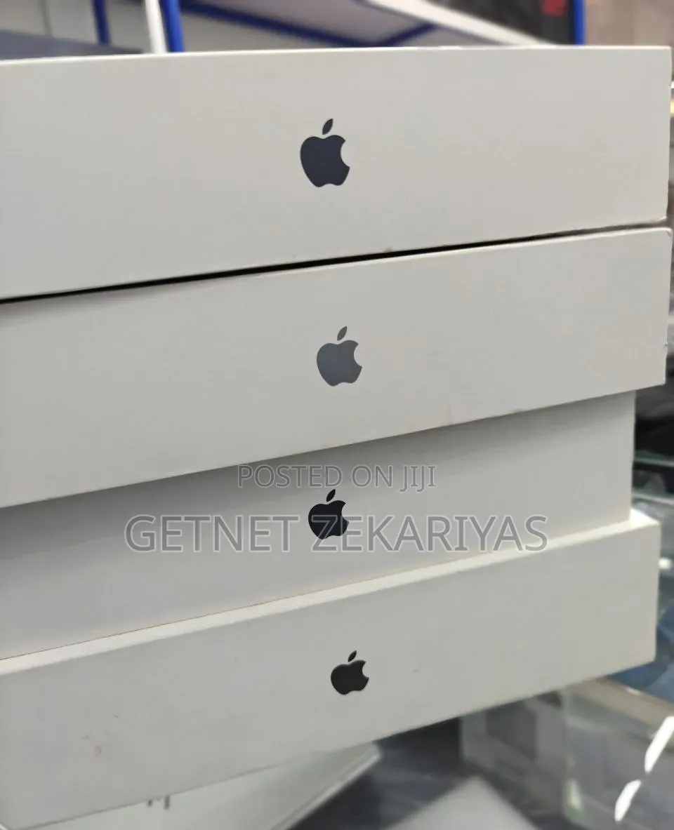 New Laptop Apple MacBook Pro 2025 M5 36GB Apple M5 Pro SSD 2T