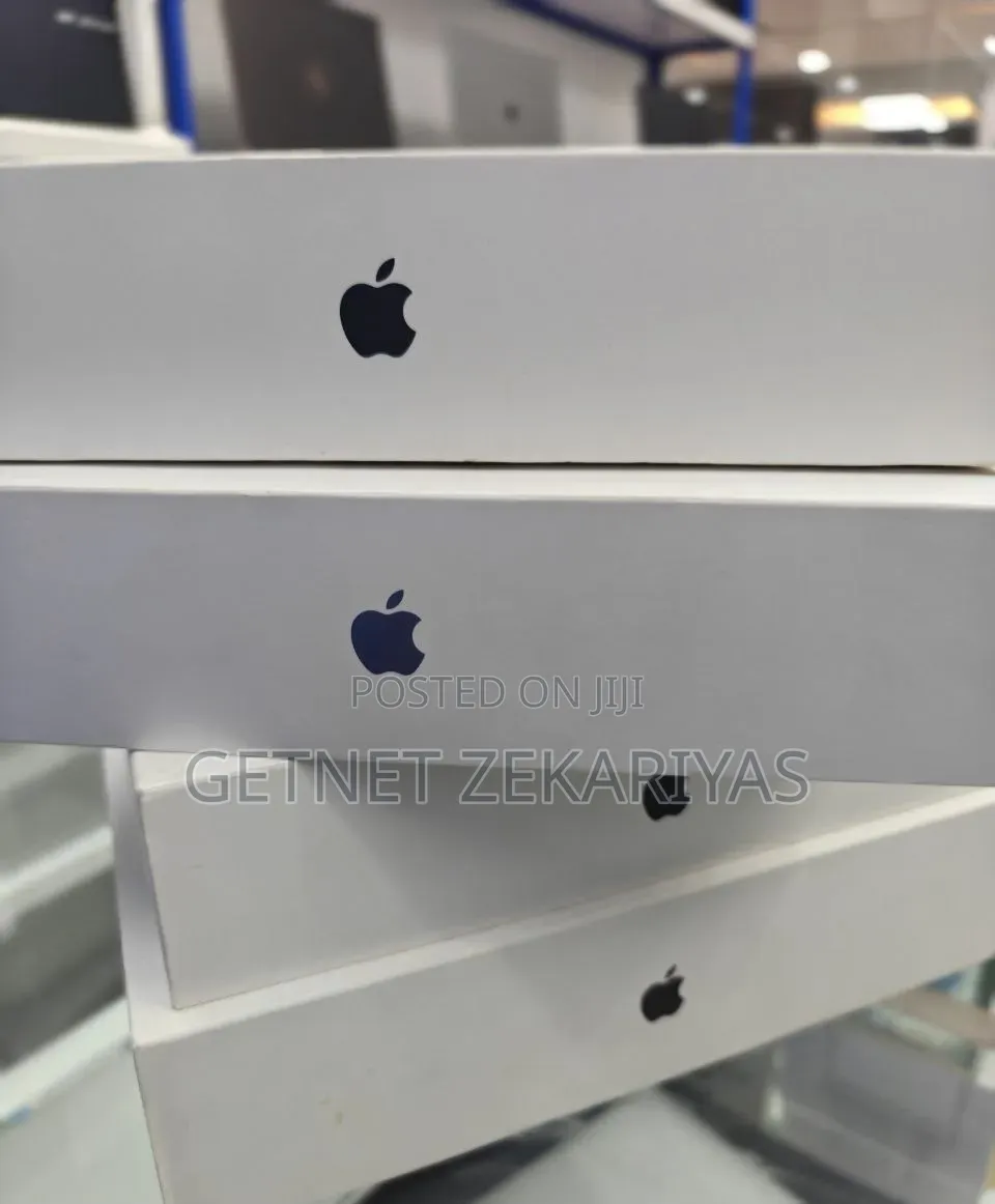 New Laptop Apple MacBook Pro 2025 M5 36GB Apple M5 Pro SSD 2T