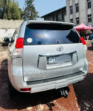 Toyota Land Cruiser Prado 2011 Silver