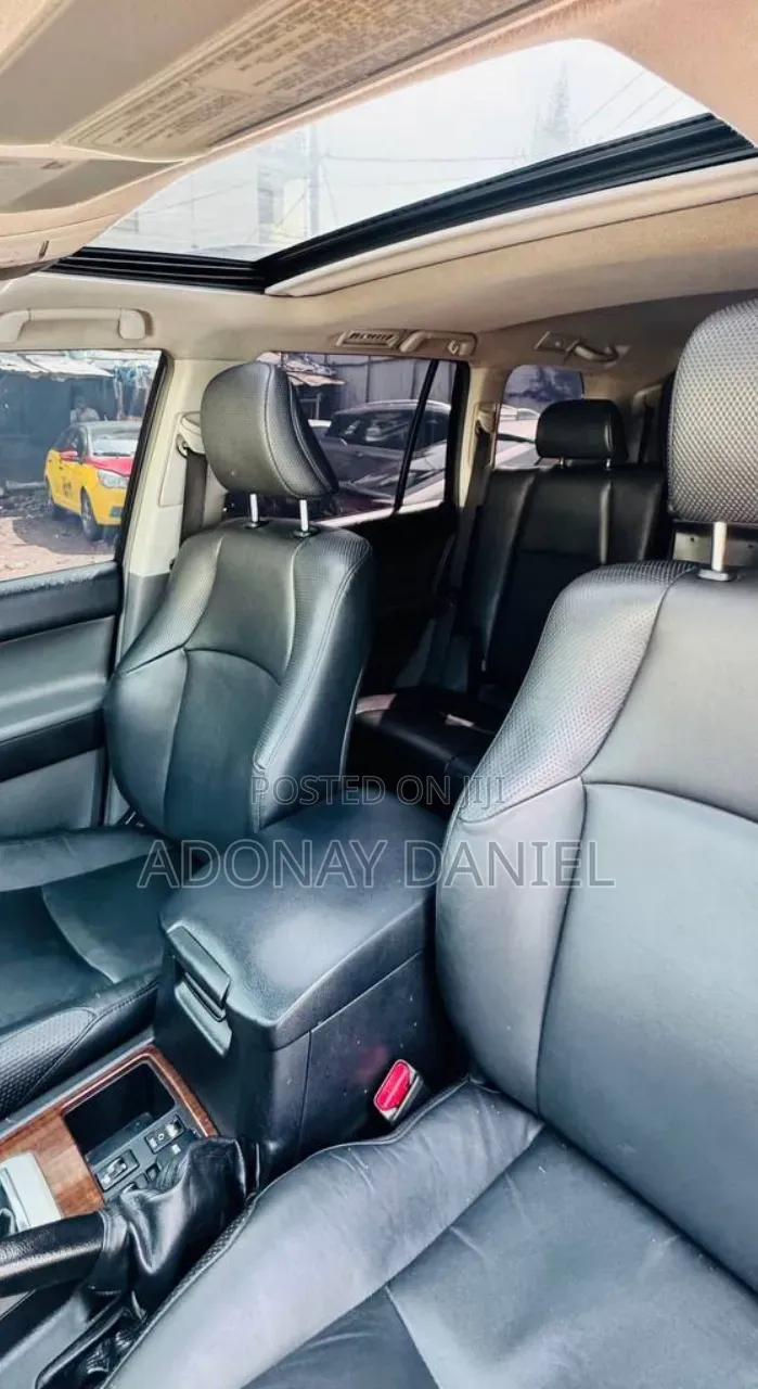 Toyota Land Cruiser Prado 2011 Silver