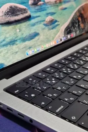 New Laptop Apple MacBook Pro 2024 M4 16GB Apple M4 Pro SSD 512GB