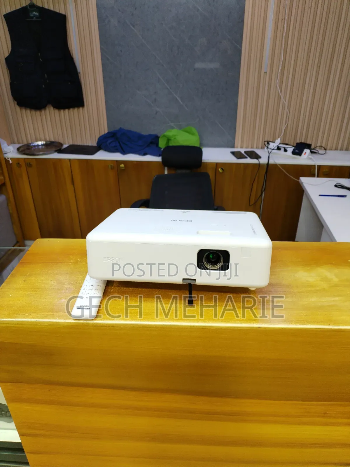 Brand New Packed With Cartoon Epson Projector Model : CO-W01 With