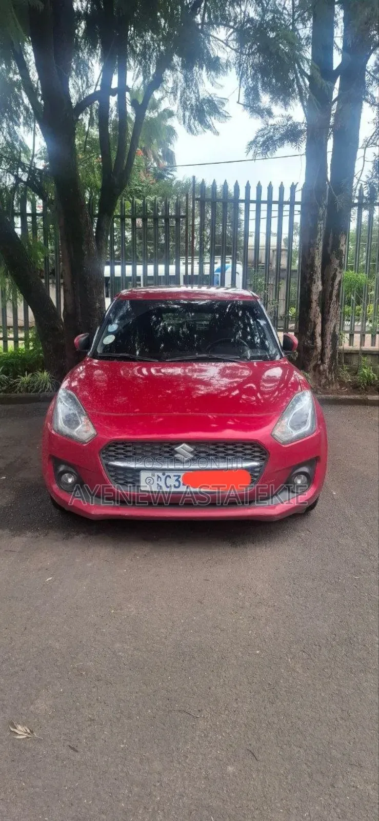 Suzuki Swift 2022 Red